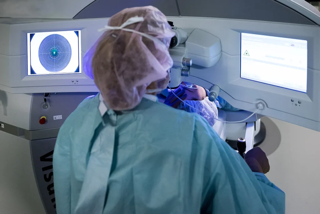 Visumax lézeres szemműtét közben